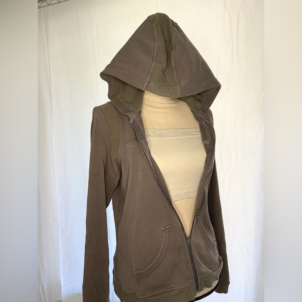 Oakley zip up Size: xtra large Color: grey
